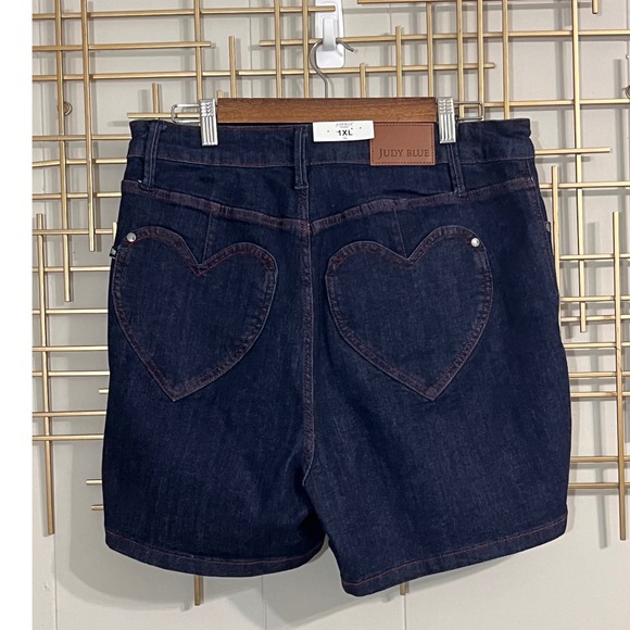 Judy Blue Womens 1XL High Waist Denim Shorts Dark Wash Stretch Heart Pockets - Picture 1 of 8